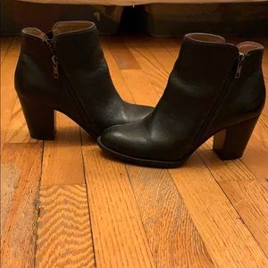 Sofft heeled booties size 7